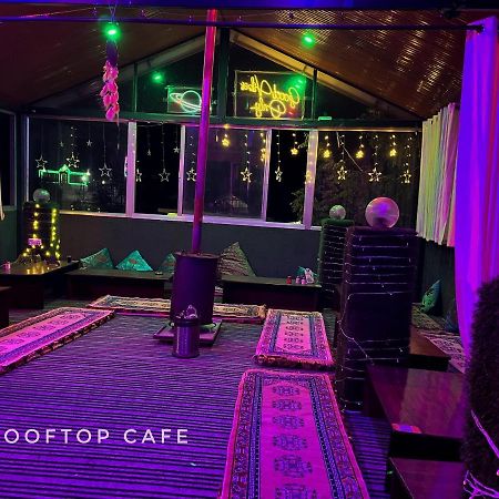 I Love Kasol Hostel & Rooftop Cafe 외부 사진