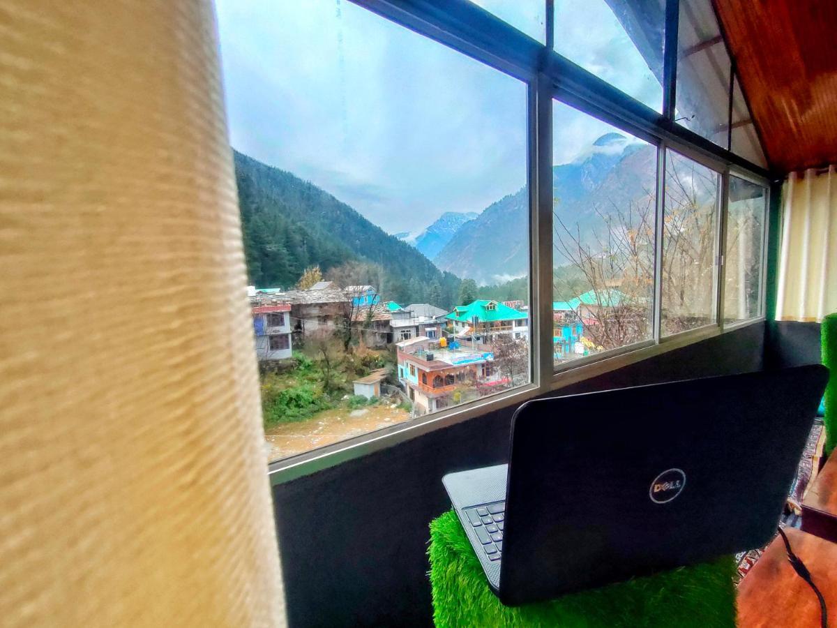 I Love Kasol Hostel & Rooftop Cafe 외부 사진